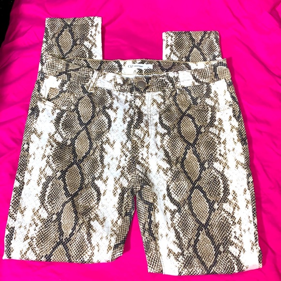 Q2 Pants - {Q2} Snakeskin Print Jeans